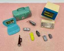Barbie diverses Zubehör - Handys, Radio, Computer, Laptop, Mikro - 11 Teile