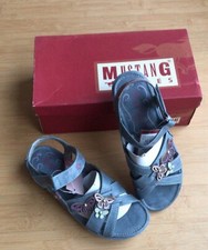 Mustang Sandalen 37