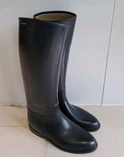 Aigle schwarze lange