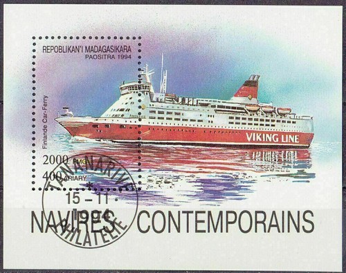 Schöner block mit schiff aus - schöner,