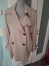 Beigfarbene Jacke von