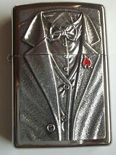 Original ZIPPO Feuerzeug Jacket Emblem  2005325 Neu & OVP