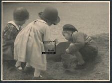 Foto 1933 Knabe spielt mit Mädchen in der Sandkiste Buddelkasten