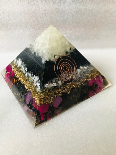 Orgonit pyramide gegen - pyramide,