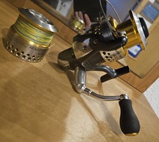 Angelrolle RARENIUM CI4 4000 FA Angelausrüstung Angelzubehör Zander