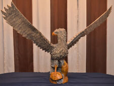 Große Adlerfigur aus Holz / handgeschnitzt / Höhe 60 cm / Spannweite 1,30 m 