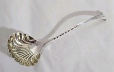 Antiker Zuckersieblöffel aus