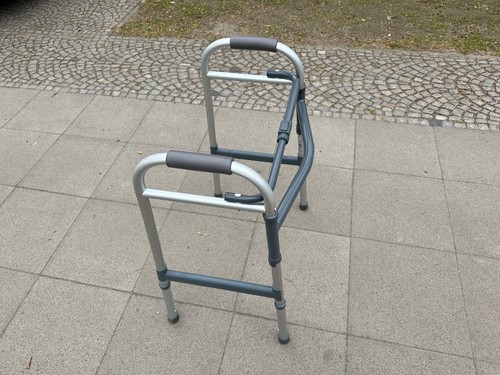 Gehbock rollator aus aluminium - rollator,