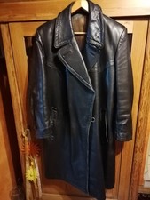 Alter schwerer " Ledermantel " schwarz (30/40er Jahre) Millitär??,gut erhalten.