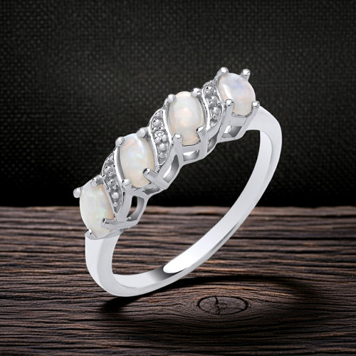 Natürlicher opal und diamant - natürlicher,