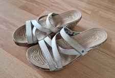 Damen Crocs W9 Keilabsatz Farbe grau beige