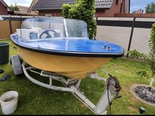 Kleinboot mit Mariner 9,9 PS