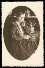 Hamburg 1920s-pretty woman