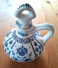 Karaffe mit Korkstopfen "ULMER KERAMIK" blau weiss, florales Dekor (handgemalt)