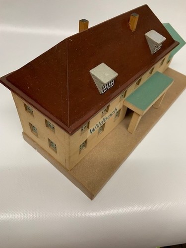 Bahnhof aus holz - holz, pflugbeil