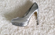 Plateau Pumps High Heels silber Glitzer getragen 40