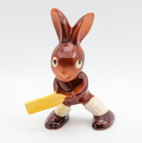 Goebel cricket sporting bunny - cricket,