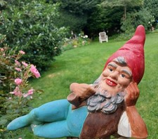 Alter liegender Gartenzwerg mit Pfeife, Heissner 1970er, Keramik, vintage, antik