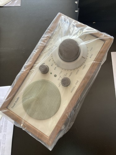 Tivoli audio model one - model, radio