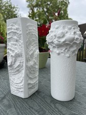 Konvolut 2 x AK Kaiser Bisquitporzellan Vase OP ART Shell Ammonite Relief 