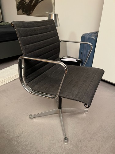 Vitra aluminium chair - ea, 107