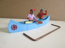 Timpo Toys. Kanu hellblau, rotes Emblem inkl. Schwimmgewicht. Plastikfiguren-Set