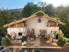 Weihnachtskrippe KRIPPENPAKET "BALTHASAR" + FigurenSet +LED alpenländisch