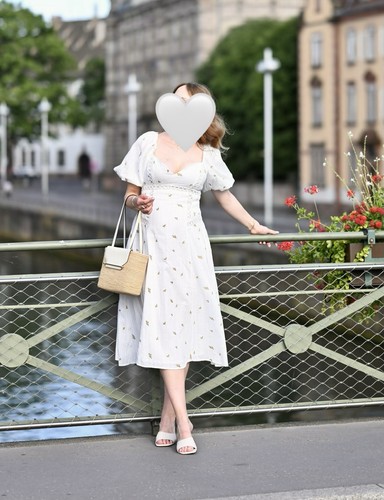 Weisses sommerkleid mit - sommerkleid,