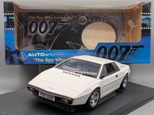 Modellautos 1:18 AUTOart Lotus Esprit Type 79 James Bond 007 mit OVP