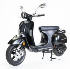 Elektro Roller Retro Vespa Style 4500W Reichweite 100km Vmax 85km/h schwarz matt