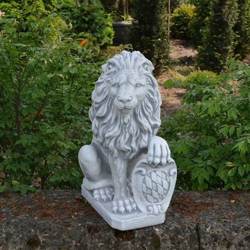 Löwe mit schild links - löwe,