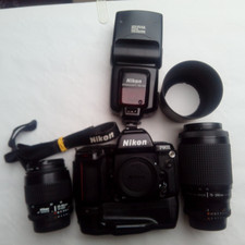Nikon Spiegelreflex Kamera Typ F90x -MB10/Objektive/Blitz/Akkus