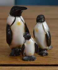 HANDBEMALTE FIGUREN VON DER MANUFAKTUR GOEBEL - PINGUIN FAMILIE