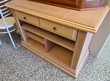 Echtholz TV-Kommode mit zwei Schubkästen pinie (gebraucht)