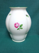VINTAGE PORCELAIN VASE
