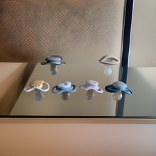 6 x Schnuller 3x NUK  1x NTX  1x MAM 1x AVENT/1x 0-6 bzw. 5x 6-18 Monate