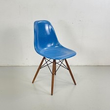 Eames Dsw Stuhl Herman Miller Walnuss Dübel Basis 50s 60s Kobalt Blau #4623