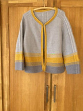 Handgestrickte Jacke