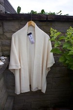 Damen Cape , Poncho v. Luisa Spagnoli 100 % Lana Wool , elfenbeinfarben w. NEU