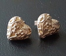 Drachenfels Ohrstecker Herzen Arsen und Spitzenhäubchen