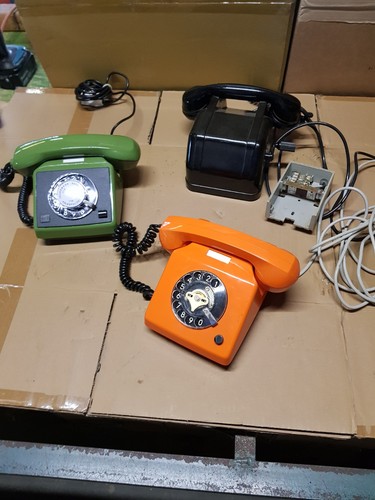 Konvolut alte ddr telefone - konvolut,