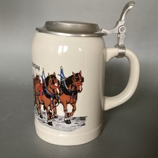 Bierkrug mit Zinndeckel