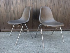 Charles Eames Fiberglas Stuhl