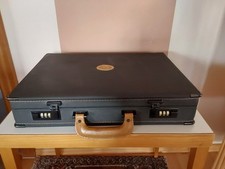 Aktenkoffer schwarz mit