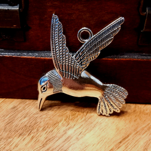 Großer kettenanhänger vogel - kettenanhänger,