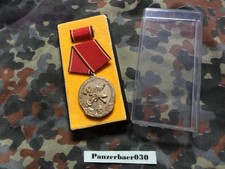 DDR Abzeichen Medaille Ehrenzeichen H. Leistungen im Brandschutz frühe Variante