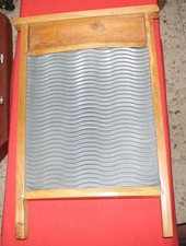 Waschbrett Alt aus Holz und Metall Vintage