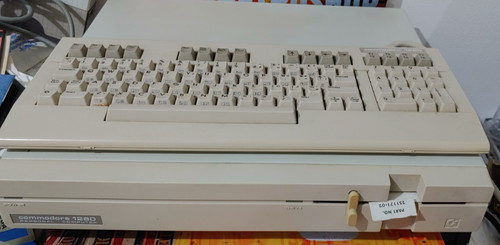 Commodore 128 keyboard - d,