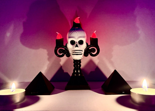 Cult altar set aus totenkopf - cult-altar-set,