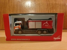 herpa 047777 MAN TGA M Abrollcontainer-LKW Feuerwehr Frankfurt